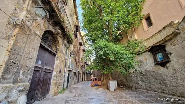 Via Merlo nel centro storico di Palermo